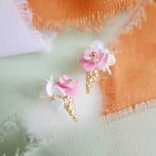 Load image into Gallery viewer, 花花雪糕筒耳環
