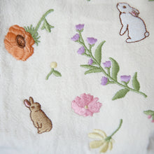 Load image into Gallery viewer, 刺繡花與小兔袋
